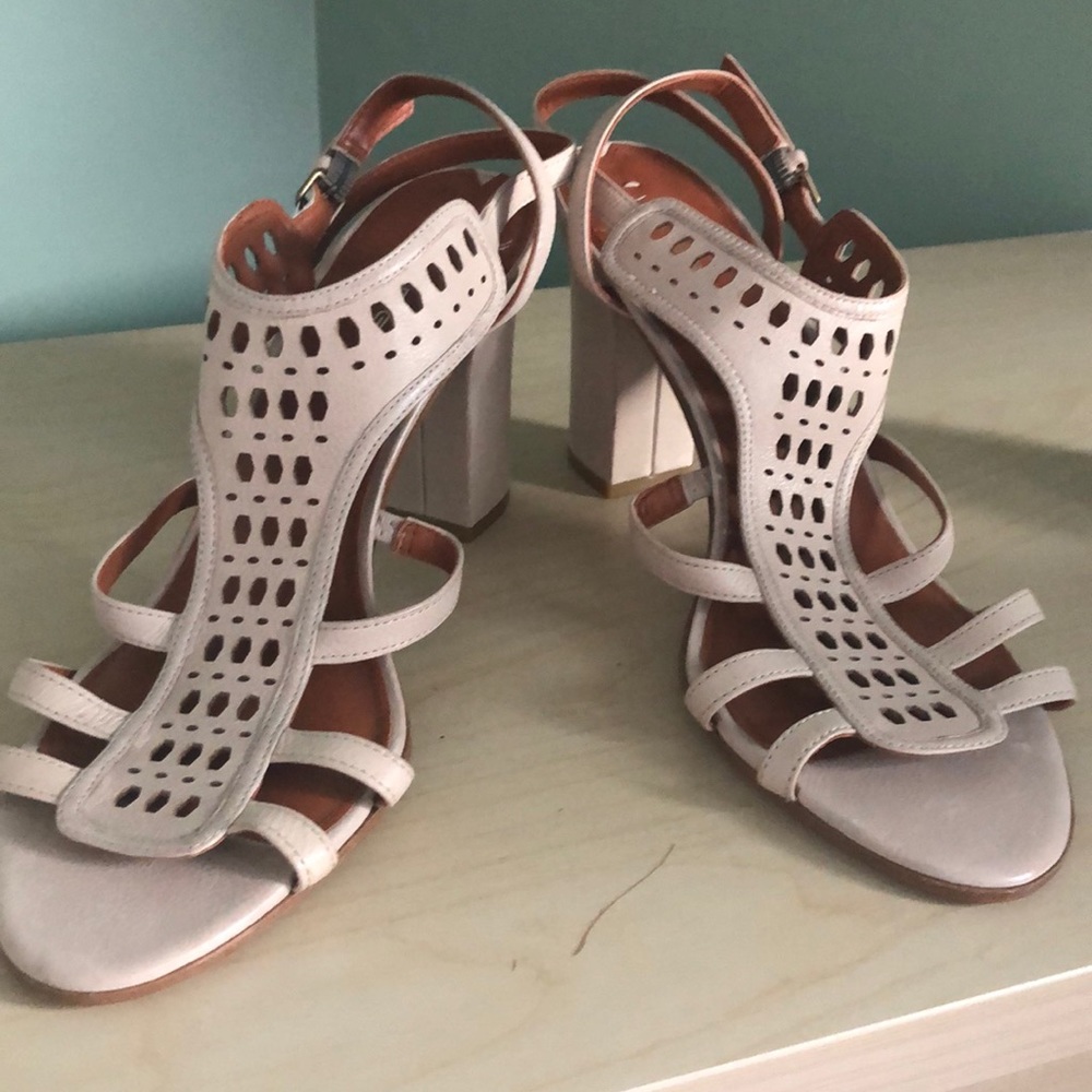NWOT Via Spiga Lattice Strappy Block Heel